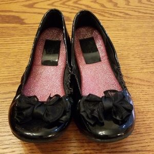 Black patent ballet flats